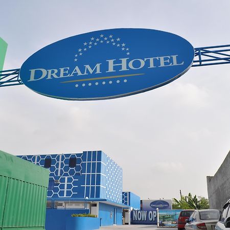 Hotel Dream World Las Piñas Екстериор снимка
