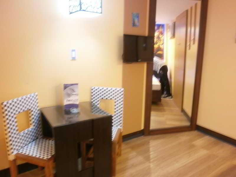 Hotel Dream World Las Piñas Екстериор снимка